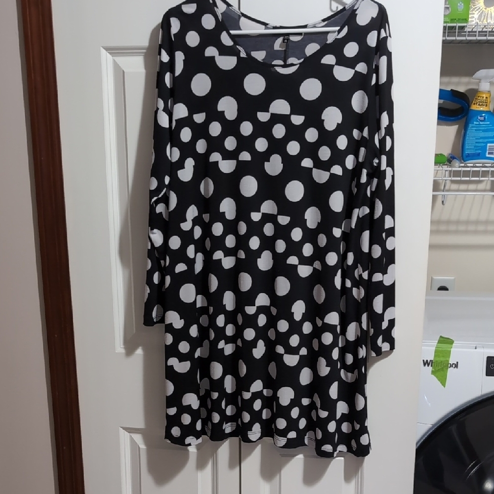 Comfy USA Black and White Polka Dot Tunic